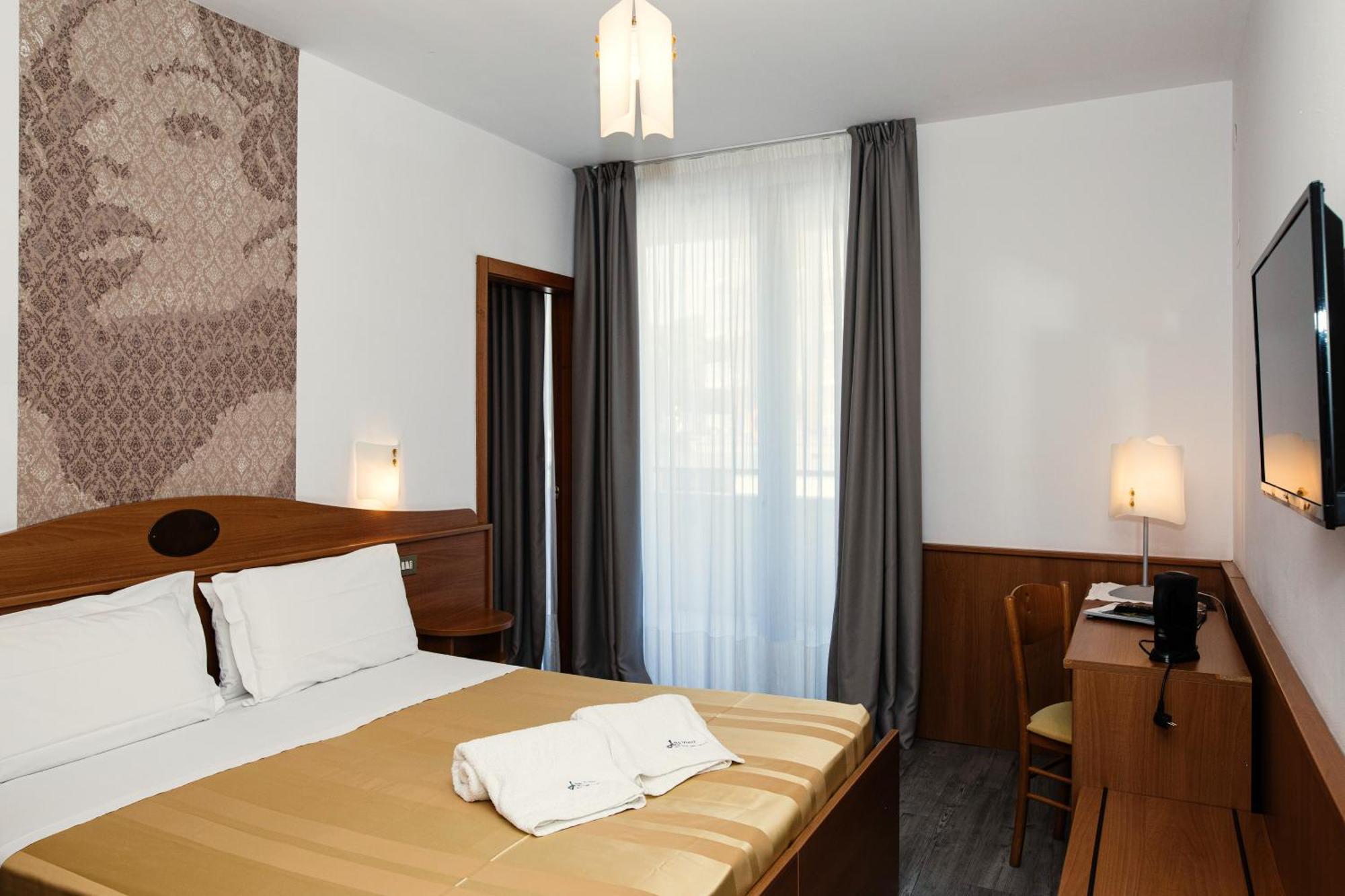 Hotel Leonardo Da Vinci Wellness Spa Bibione Exterior foto